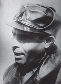 Buenaventura Durruti, like a few of Haraldur's other characters is based on a real person. He was a very famous Anarchist revolutionary in Spain, who died in 1936.